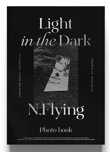 [포토북] N.Flying (엔플라잉) - 1st Photo Book : Light in the Dark [DVD]